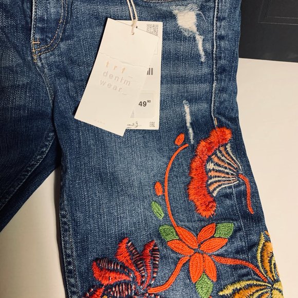 SOLD - Brand New Zara embroidered jeans - Picture 2 of 6